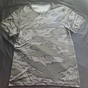 Lululemon T-Shirt